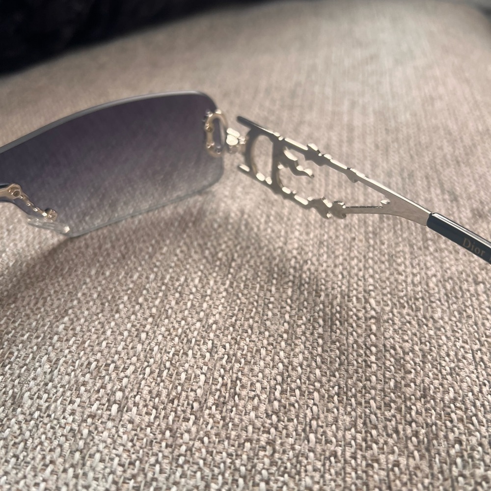 Dior Shield Gradient Purple Sunglasses - Picture 5 of 9